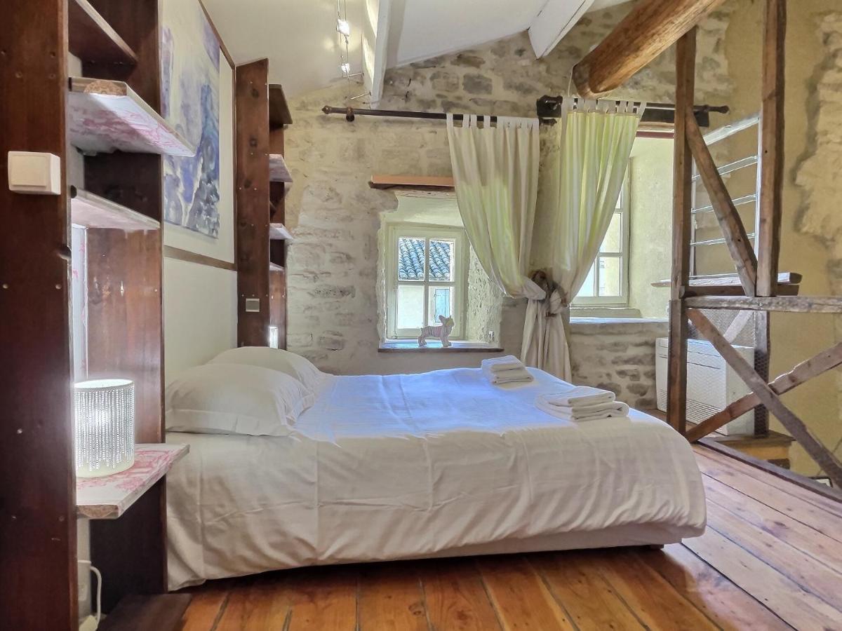 Chez Lydia - Loft Cosy, Depart Canoe A Pied, Proche Pont-Du-Gard Et Uzes Remoulins Exteriör bild